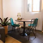 Lovely Apt Close To Place De La Nation