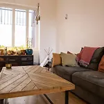 Lovely Apt Close To Place De La Nation